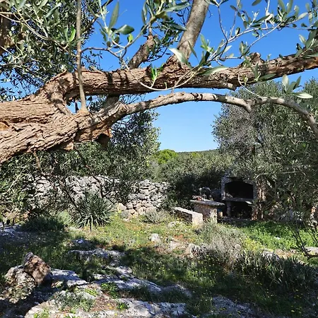 Secluded Fisherman's Cove Ladjin - Landjin, Pasman - 24044 *