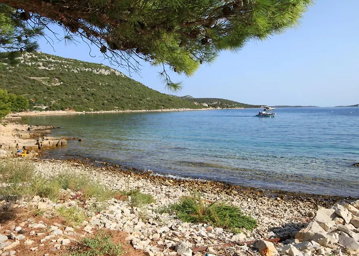 Secluded Fisherman's Cove Ladjin - Landjin, Pasman - 24044 펜션